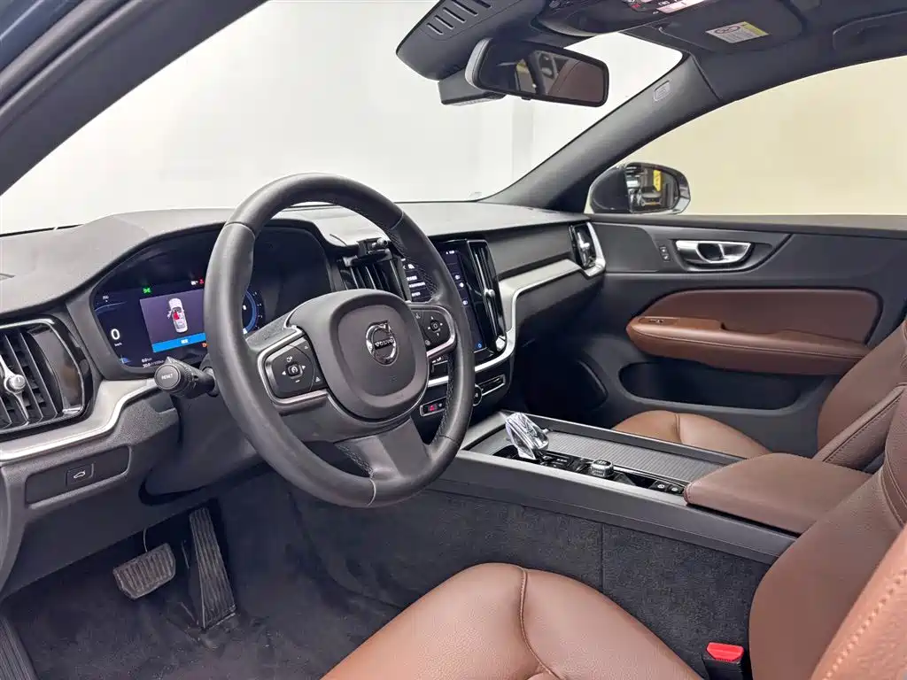 Volvo Volvo S60 B4 2023 - thumbnail 14