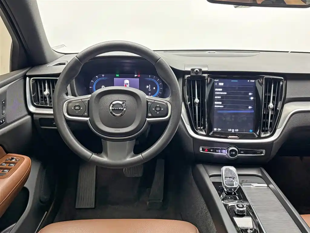 Volvo Volvo S60 B4 2023 - thumbnail 19