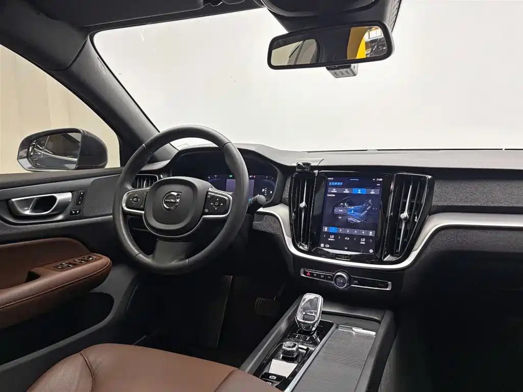 Volvo Volvo S60 B4 2023 - thumbnail 22