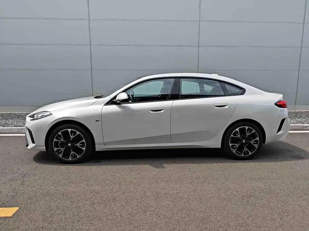 BMW BMW 2 Series 225L M Sport Package 2025 - thumbnail 2
