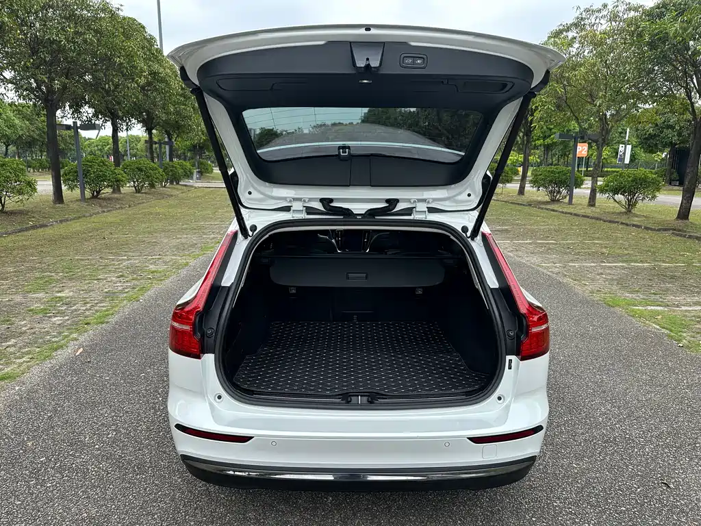 Volvo Volvo V60 B5 2022 - thumbnail 9