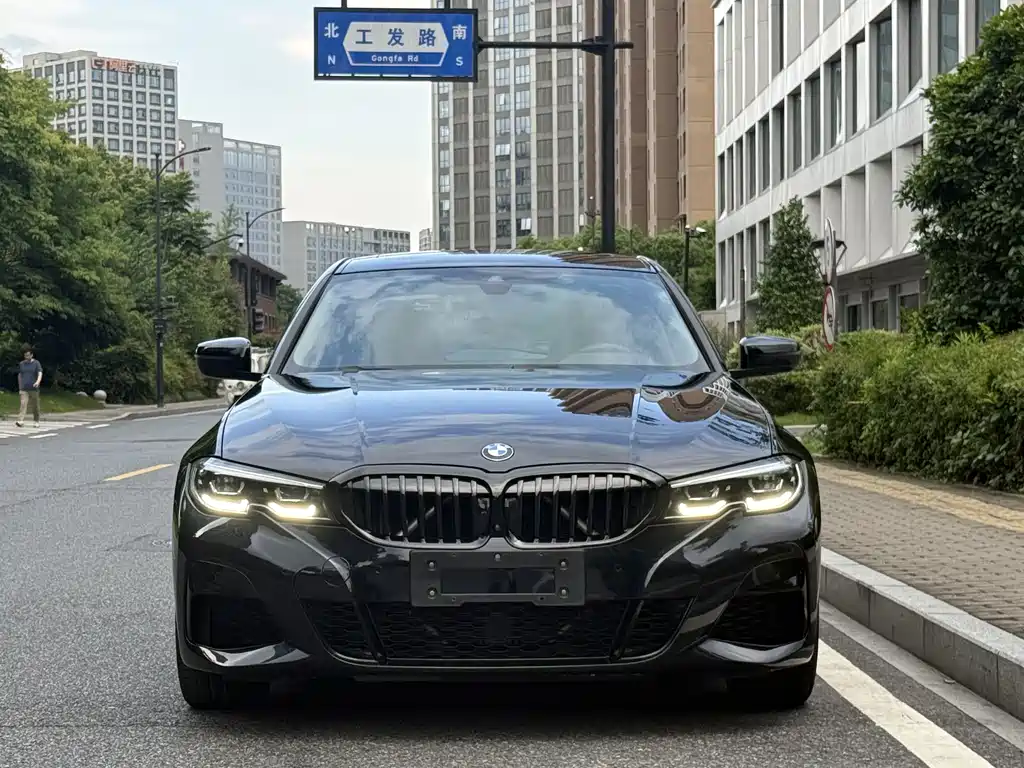 BMW BMW 3 Series 2021 Facelift 325i M Sport Night Edition 2021 - thumbnail 2