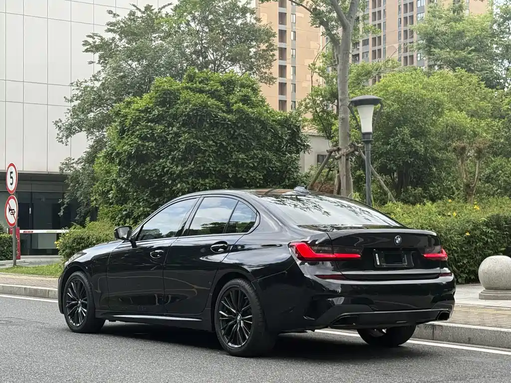 BMW BMW 3 Series 2021 Facelift 325i M Sport Night Edition 2021 - thumbnail 4