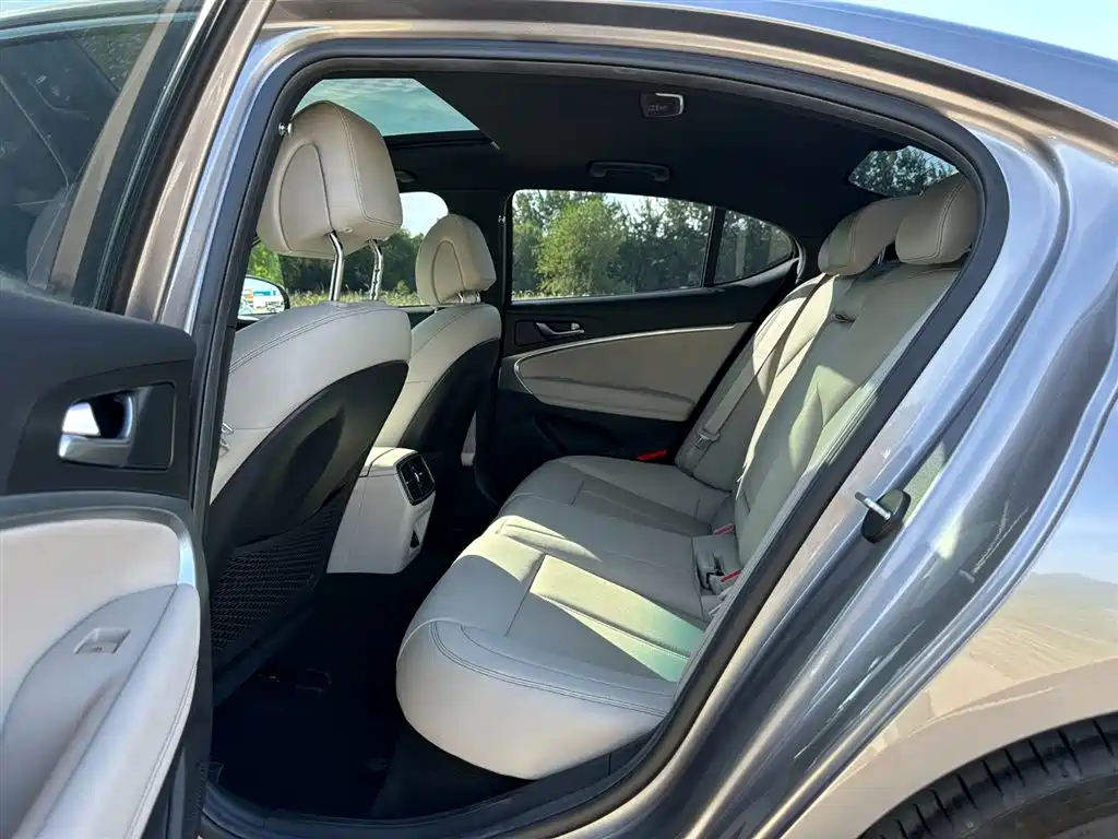 Genesis Genesis G70 2023 2.0T RWD Luxury Edition 2023 - thumbnail 9