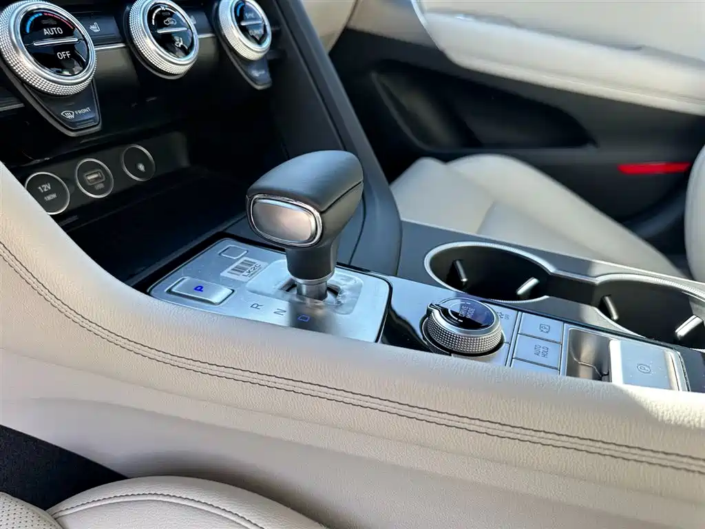 Genesis Genesis G70 2023 2.0T RWD Luxury Edition 2023 - thumbnail 14