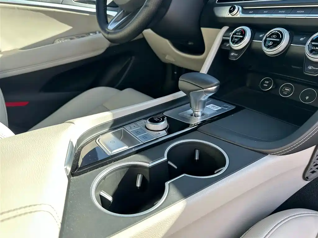 Genesis Genesis G70 2023 2.0T RWD Luxury Edition 2023 - thumbnail 17