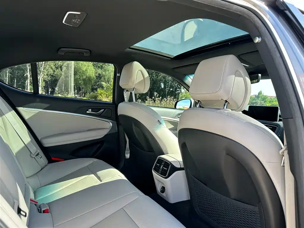 Genesis Genesis G70 2023 2.0T RWD Luxury Edition 2023 - thumbnail 19