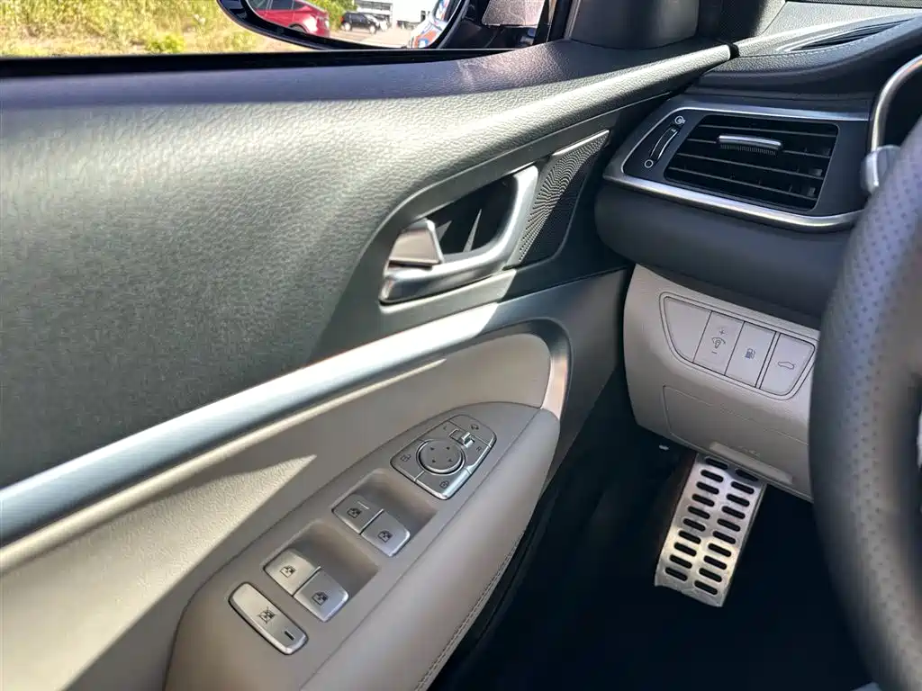 Genesis Genesis G70 2023 2.0T RWD Luxury Edition 2023 - thumbnail 22