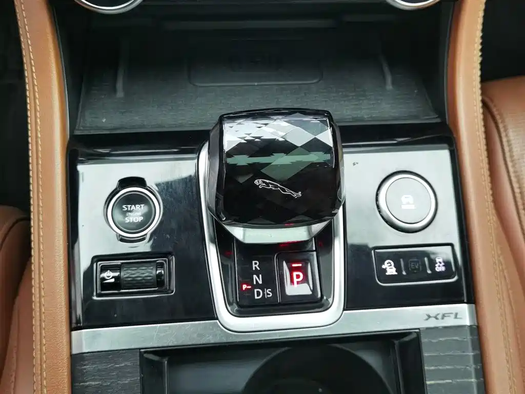 Jaguar Jaguar XFL 2.0T P300 AWD Flagship Sport Edition 2022 - thumbnail 13