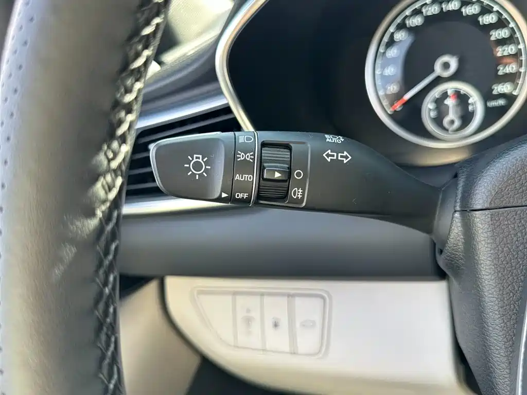 Genesis Genesis G70 2023 2.0T RWD Luxury Edition 2023 - thumbnail 23