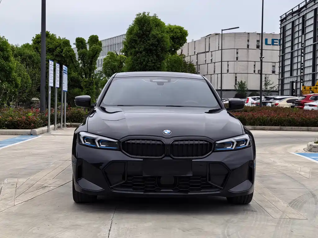 BMW BMW 3 Series 2025 330Li Exclusive Edition M Sport Night Package 2024 - thumbnail 2