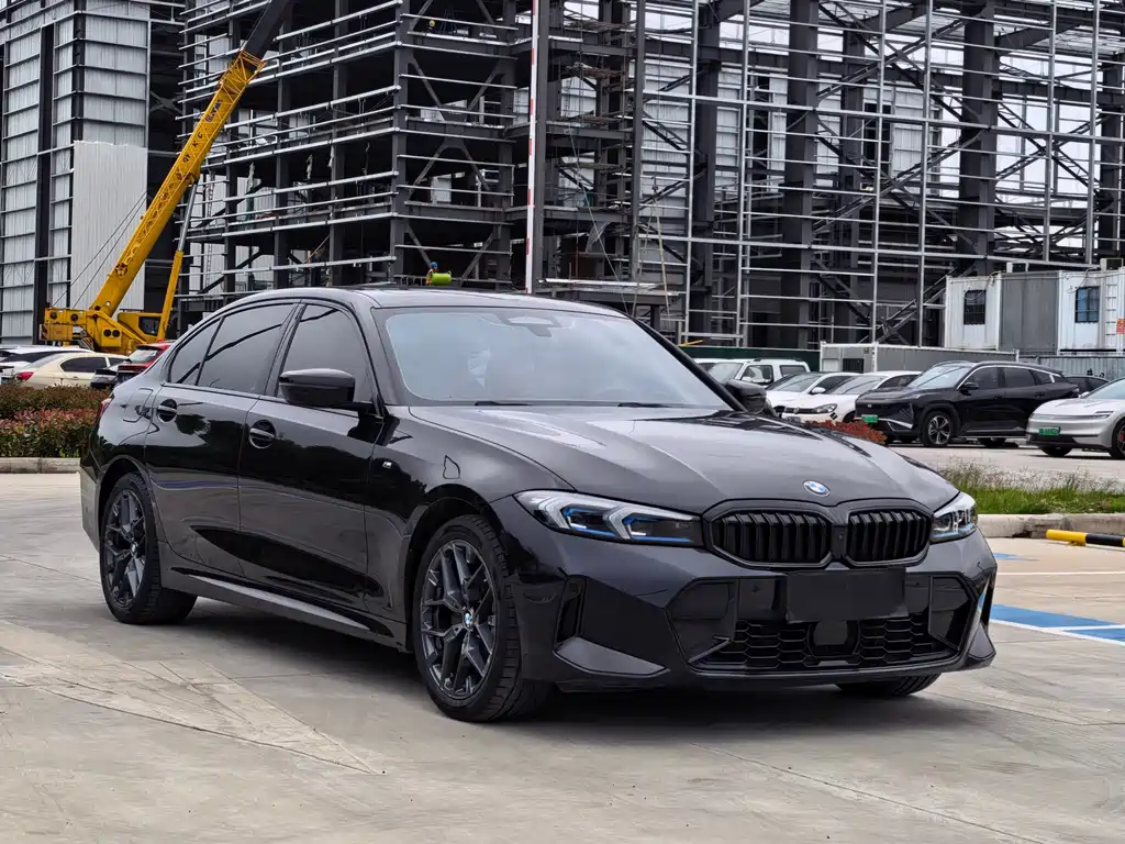 BMW BMW 3 Series 2025 330Li Exclusive Edition M Sport Night Package 2024 - thumbnail 3