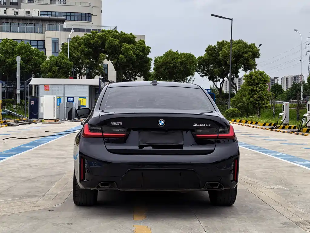 BMW BMW 3 Series 2025 330Li Exclusive Edition M Sport Night Package 2024 - thumbnail 13
