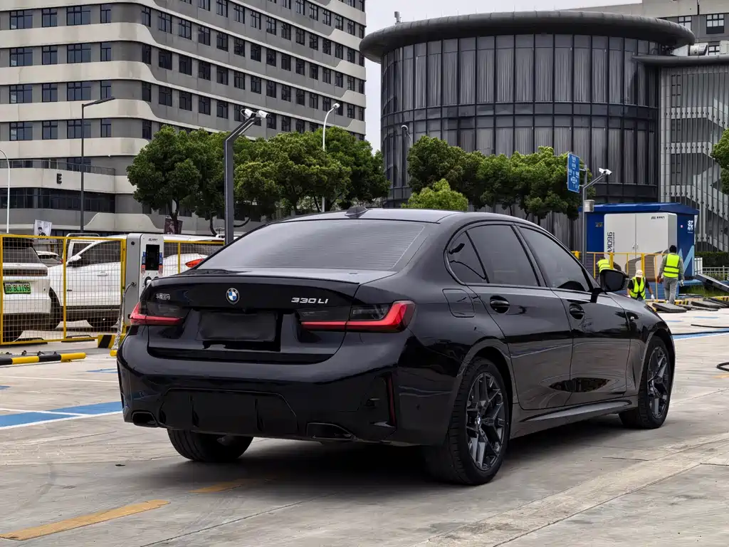 BMW BMW 3 Series 2025 330Li Exclusive Edition M Sport Night Package 2024 - thumbnail 15