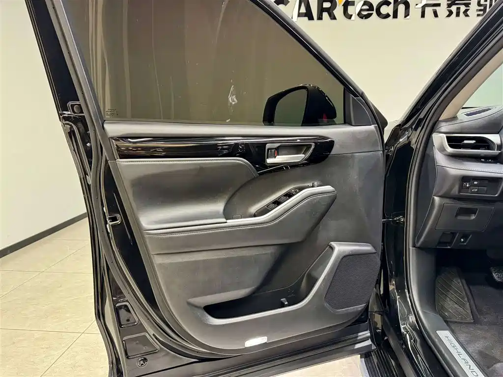 Toyota Highlander 2023 2.5L Hybrid AWD Premium 7-Seater 2024 - thumbnail 17