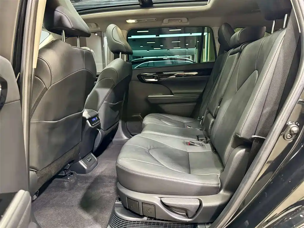 Toyota Highlander 2023 2.5L Hybrid AWD Premium 7-Seater 2024 - thumbnail 20
