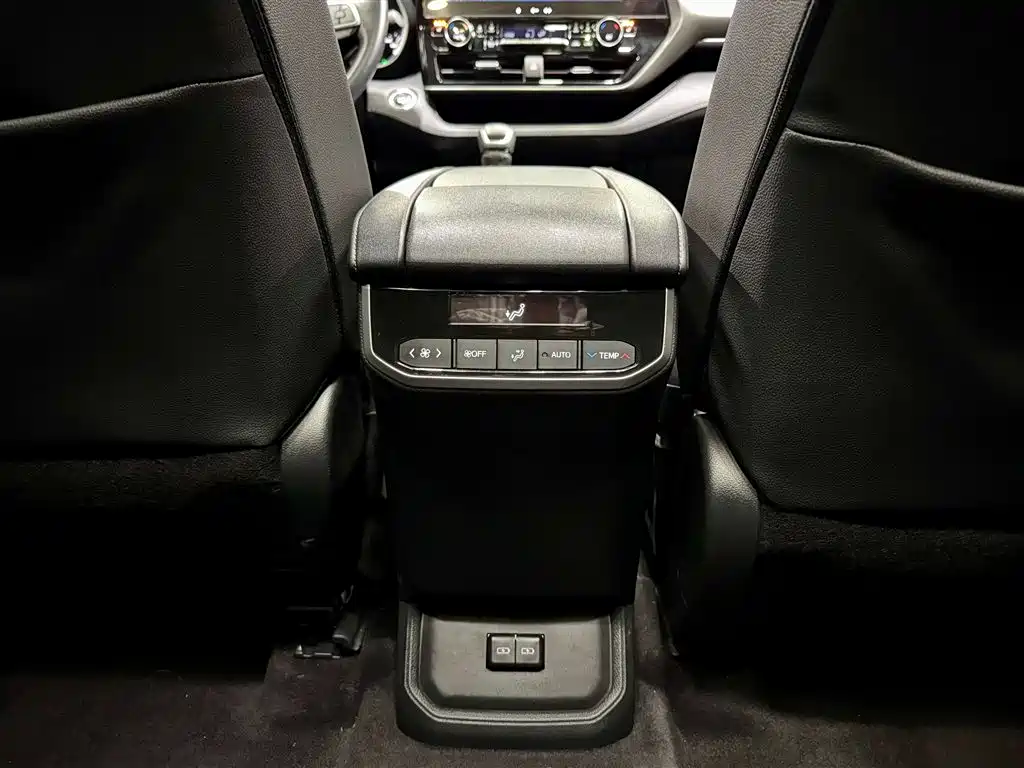 Toyota Highlander 2023 2.5L Hybrid AWD Premium 7-Seater 2024 - thumbnail 23