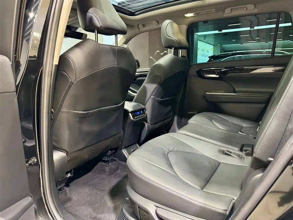 Toyota Highlander 2023 2.5L Hybrid AWD Premium 7-Seater 2024 - thumbnail 28