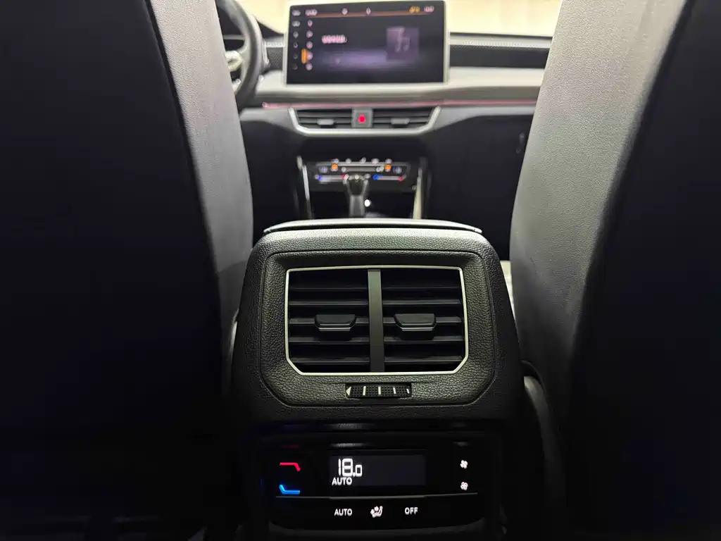 Volkswagen Tayron 2023 280TSI FWD Luxury Plus Advanced Edition 2022 - thumbnail 18
