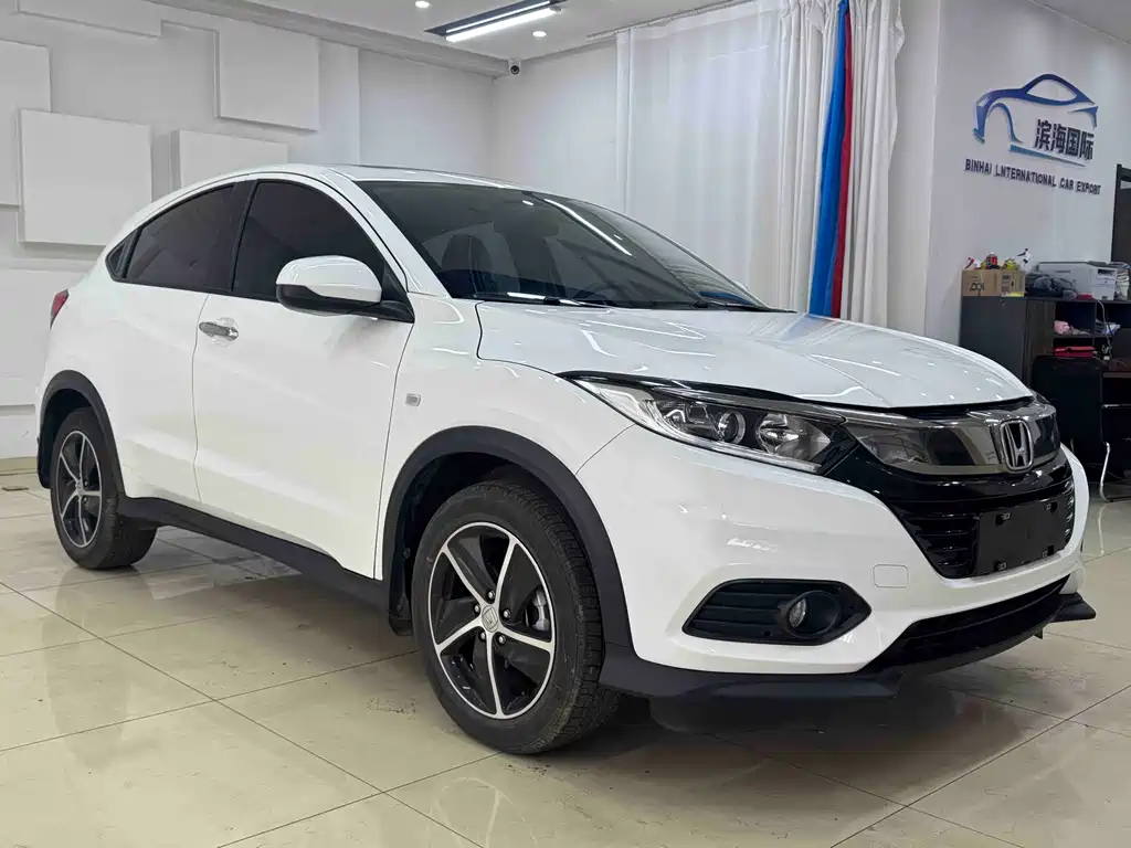 Honda Vezel 2022 model 1.5L CVT Phantom Night Pioneer Edition 2021 - thumbnail 3