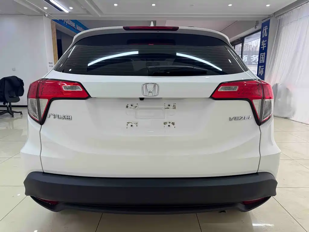 Honda Vezel 2022 model 1.5L CVT Phantom Night Pioneer Edition 2021 - thumbnail 5