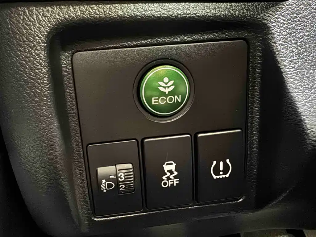 Honda Vezel 2022 model 1.5L CVT Phantom Night Pioneer Edition 2021 - thumbnail 11