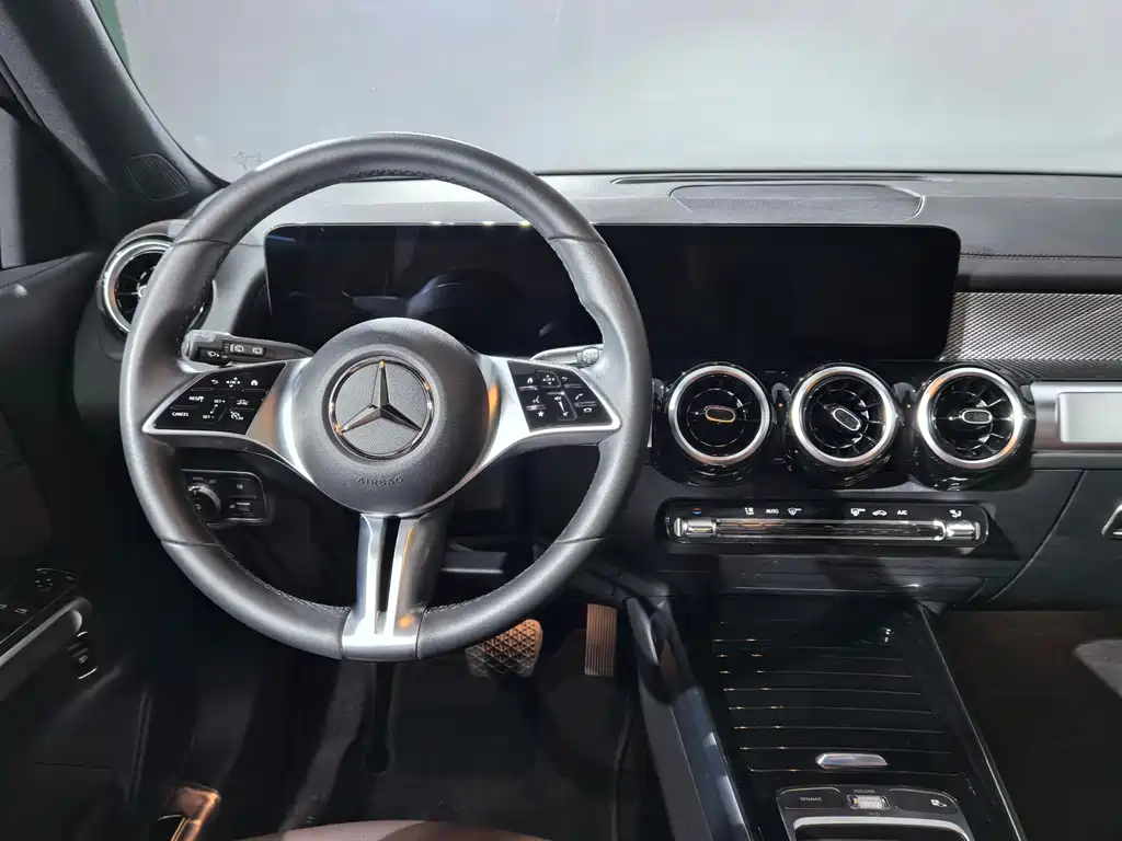 Mercedes-Benz Mercedes-Benz GLB 2024 GLB 200 Dynamic 2024 - thumbnail 4