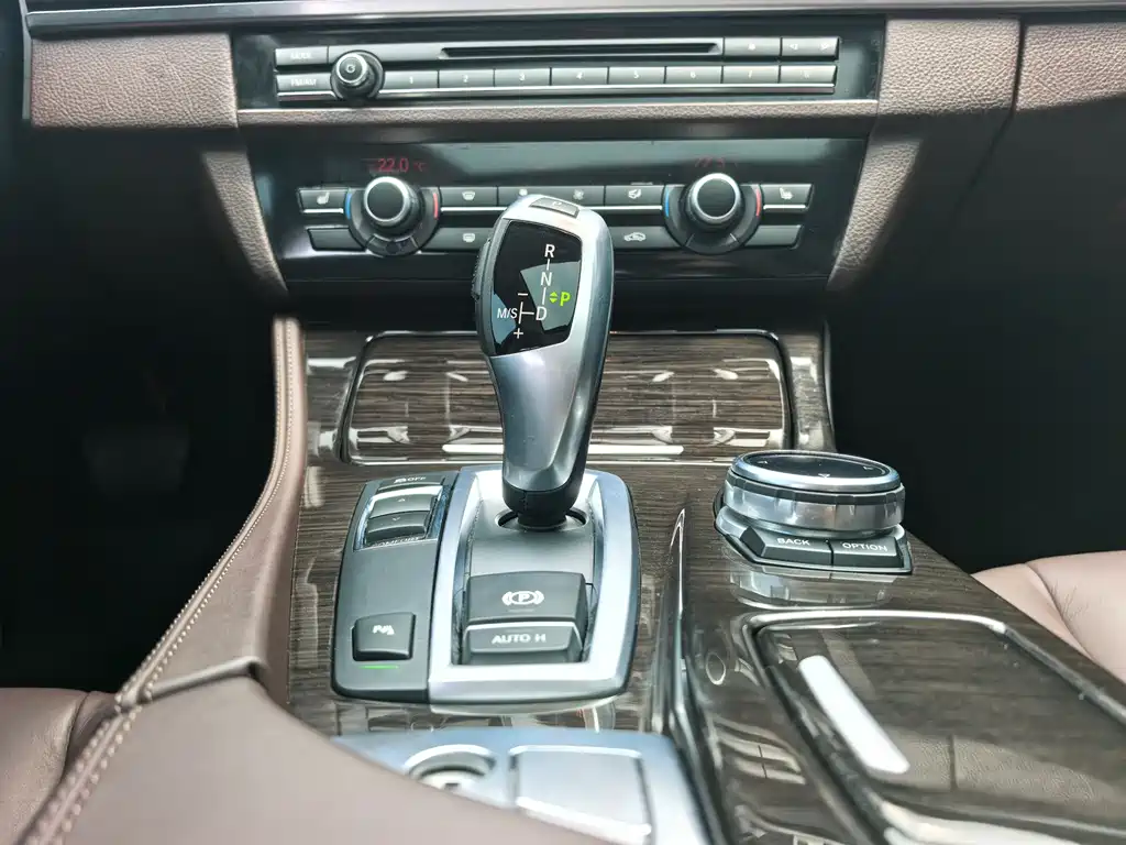 BMW BMW 5 Series 2014 525Li Luxury Design Package 2014 - thumbnail 13