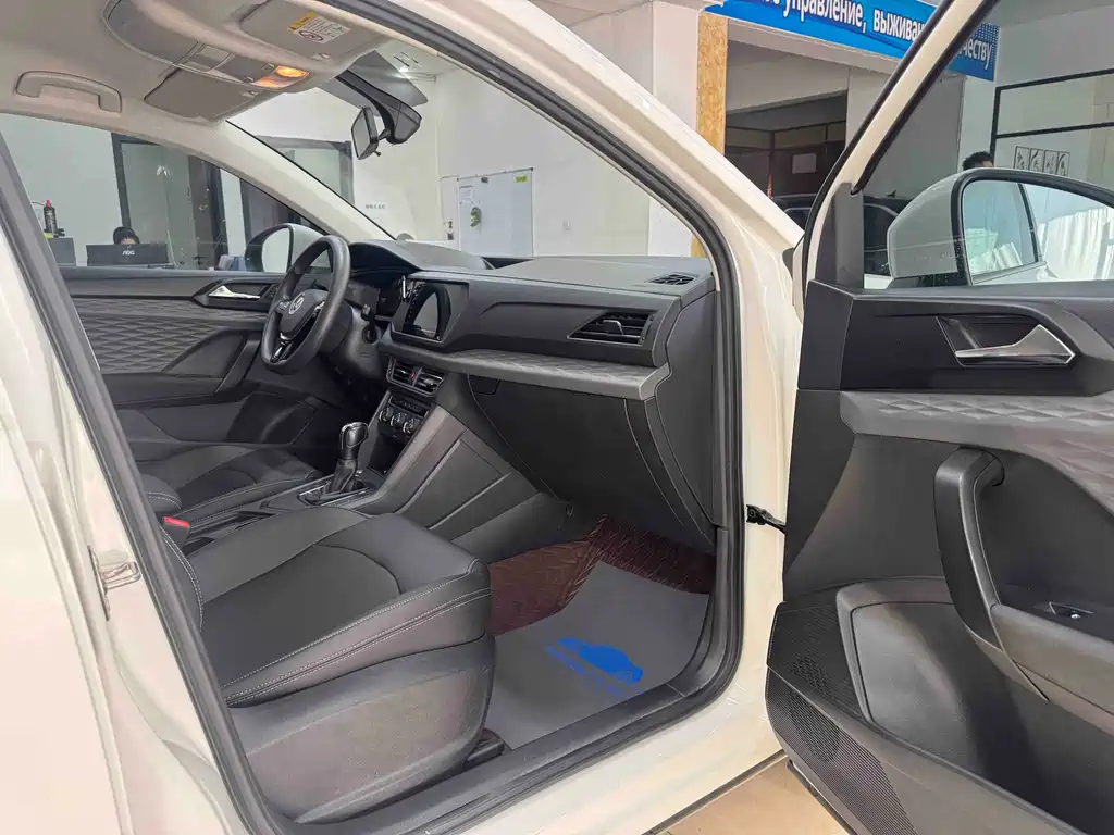 Volkswagen Tharu 2022 280TSI FWD Fashion Edition 2022 - thumbnail 9