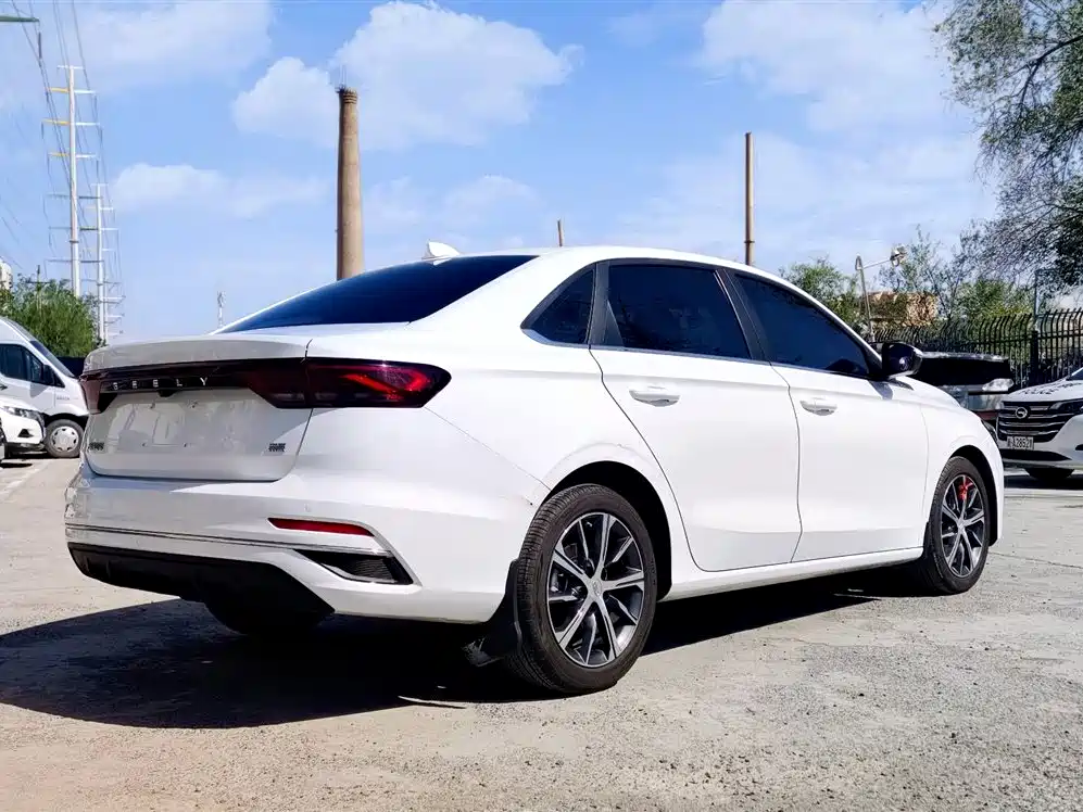 Geely Auto Geely Emgrand 2023 4th Generation Champion Edition 1.5L CVT Prestige 2023 - thumbnail 4