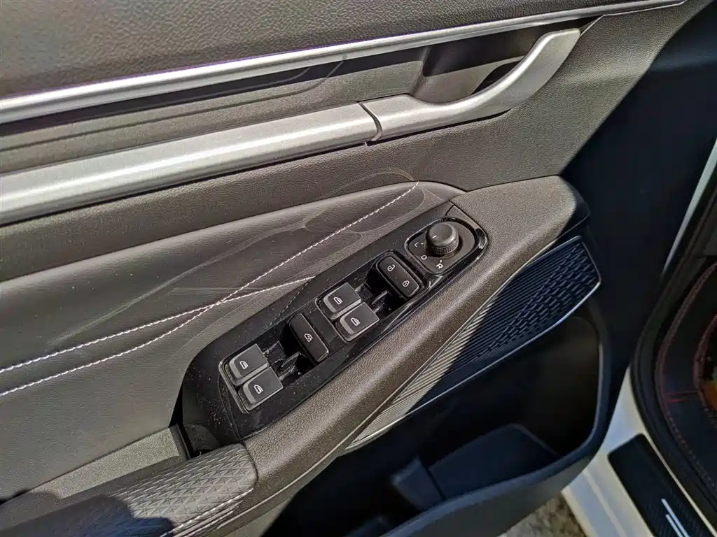 Geely Auto Geely Emgrand 2023 4th Generation Champion Edition 1.5L CVT Prestige 2023 - thumbnail 15
