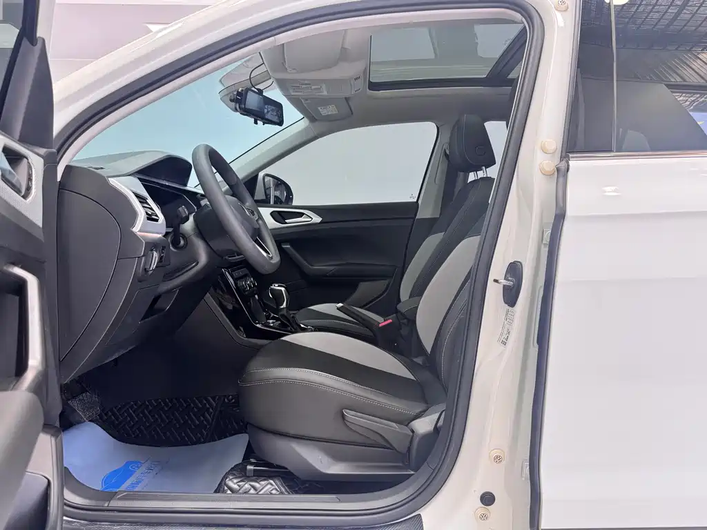 Volkswagen Tayron 2021 1.5L Automatic 30th Anniversary Edition 2022 - thumbnail 9