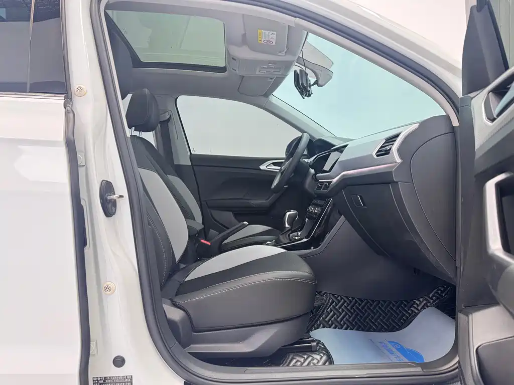 Volkswagen Tayron 2021 1.5L Automatic 30th Anniversary Edition 2022 - thumbnail 11