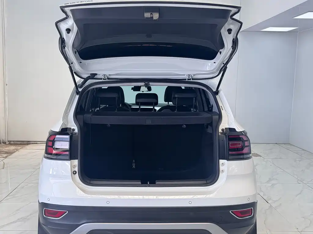 Volkswagen Tayron 2021 1.5L Automatic 30th Anniversary Edition 2022 - thumbnail 16