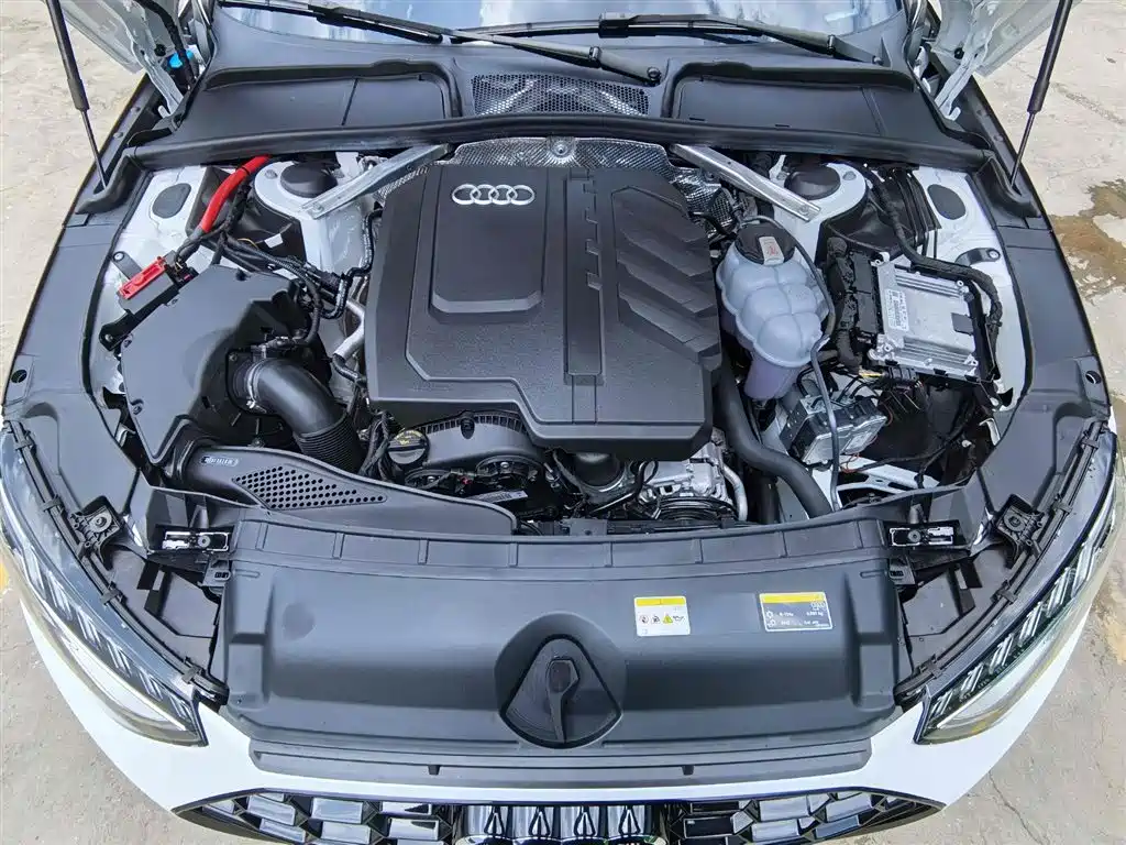 Audi Audi A4L 2024 40 TFSI Luxury Dynamic 2025 - thumbnail 9