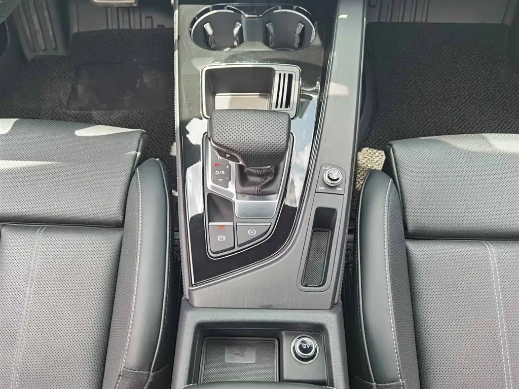 Audi Audi A4L 2024 40 TFSI Luxury Dynamic 2025 - thumbnail 17