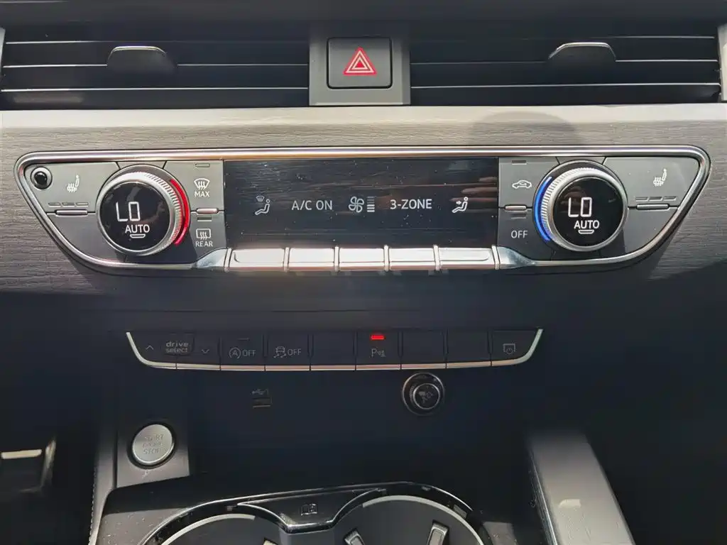 Audi Audi A4L 2024 40 TFSI Luxury Dynamic 2025 - thumbnail 18