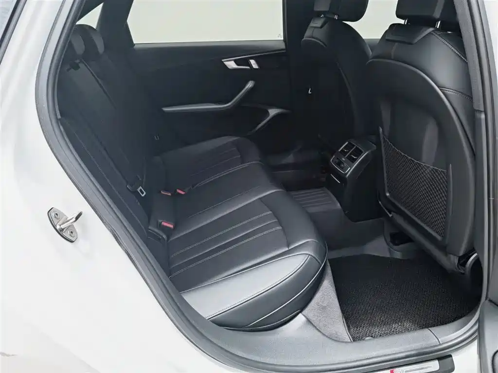 Audi Audi A4L 2024 40 TFSI Luxury Dynamic 2025 - thumbnail 27