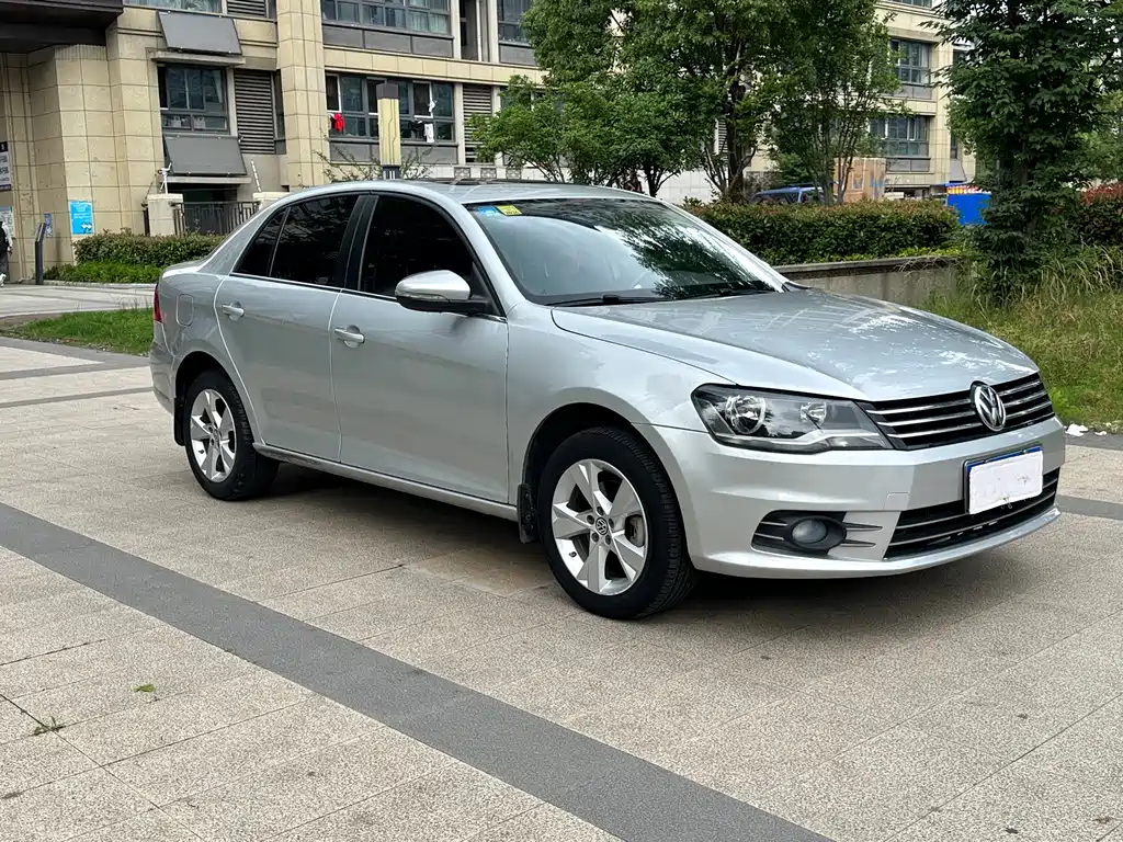 Volkswagen Bora 2014 1.6L Manual Comfort 2015 - thumbnail 3