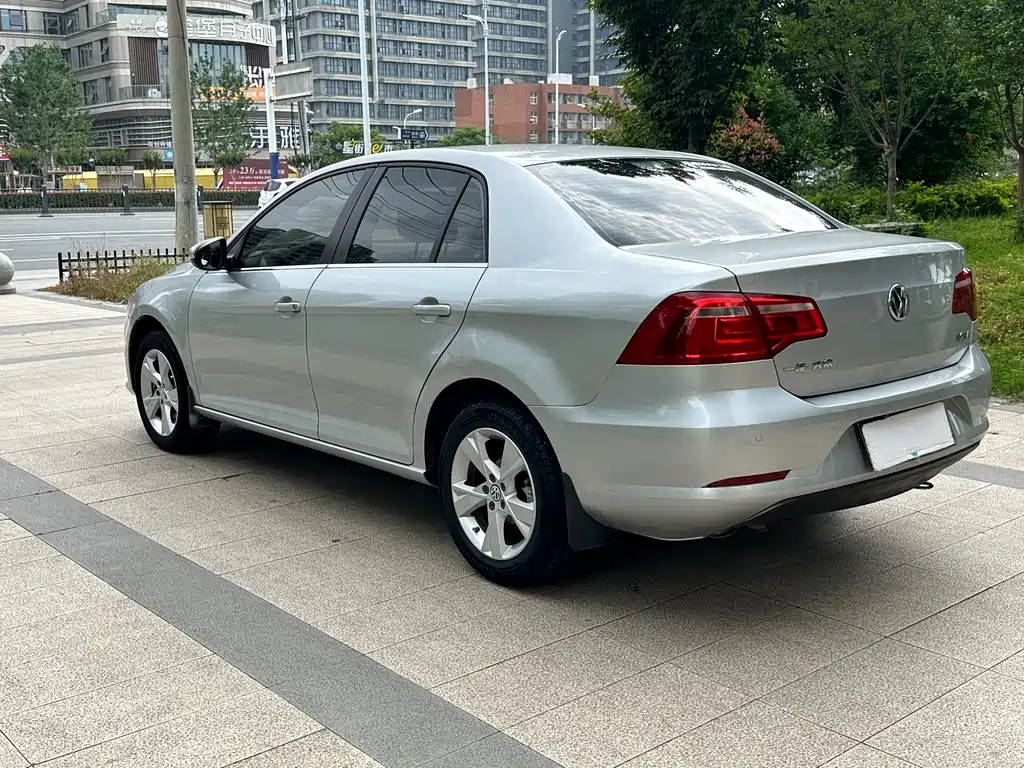 Volkswagen Bora 2014 1.6L Manual Comfort 2015 - thumbnail 6