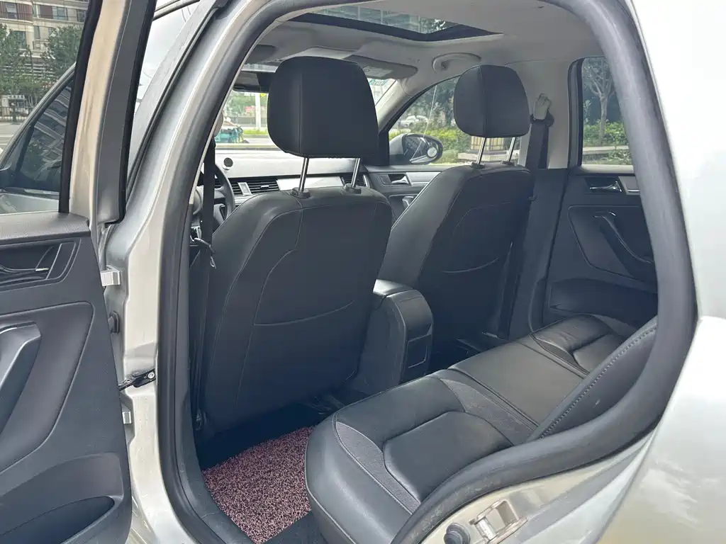 Volkswagen Bora 2014 1.6L Manual Comfort 2015 - thumbnail 7