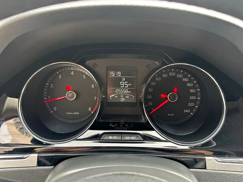 Volkswagen Bora 2014 1.6L Manual Comfort 2015 - thumbnail 10