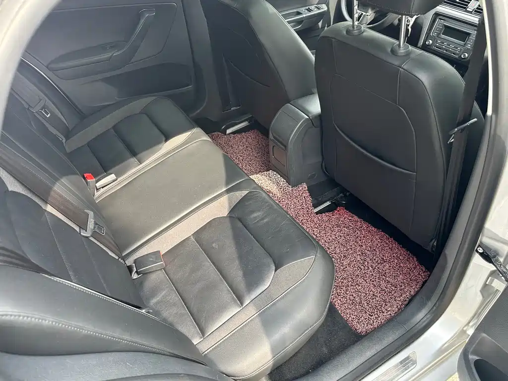 Volkswagen Bora 2014 1.6L Manual Comfort 2015 - thumbnail 13