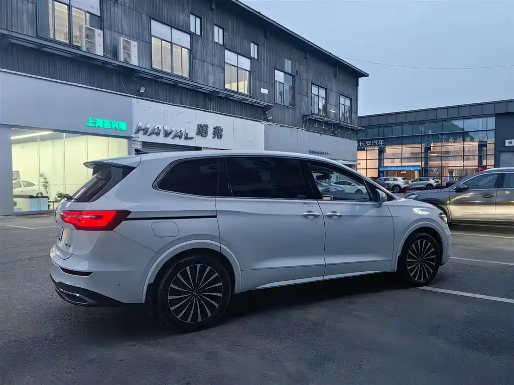 Volkswagen Viloran 2022 380TSI Prestige Edition 2022 - thumbnail 4