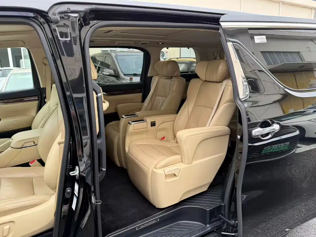 Toyota Alphard 2021 Hybrid 2.5L Luxury Edition 2023 - thumbnail 7