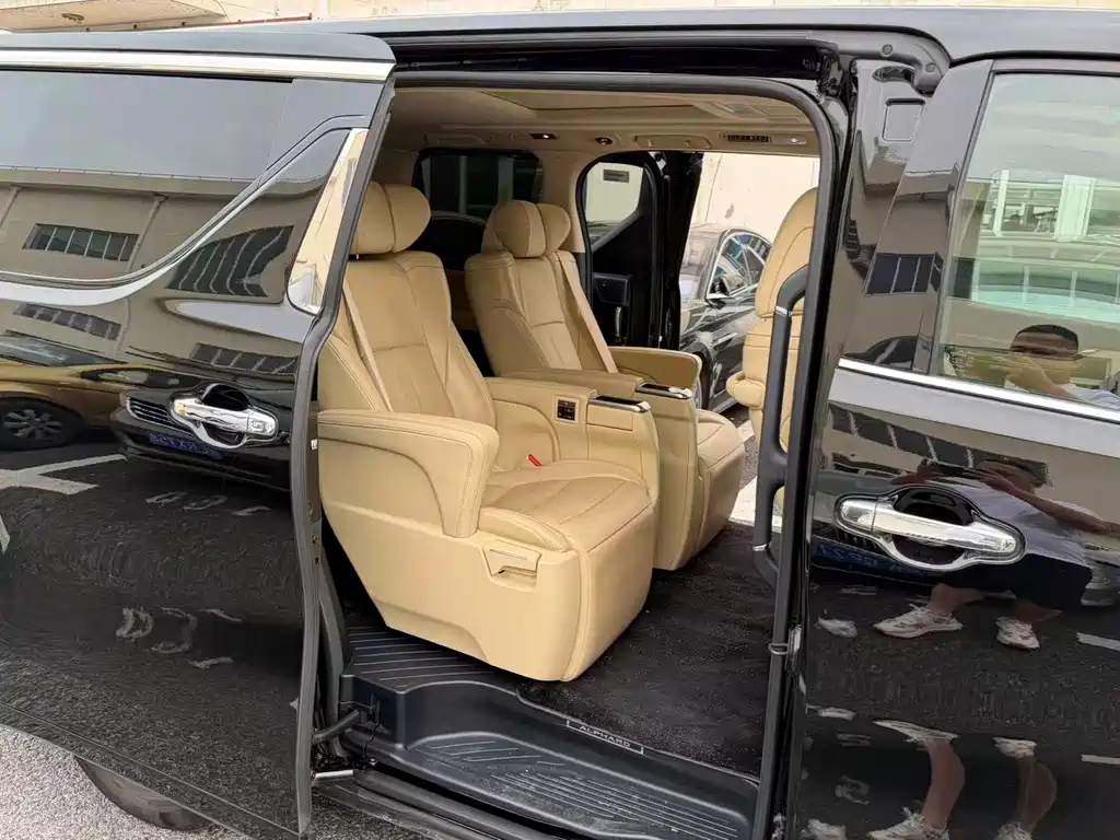 Toyota Alphard 2021 Hybrid 2.5L Luxury Edition 2023 - thumbnail 9