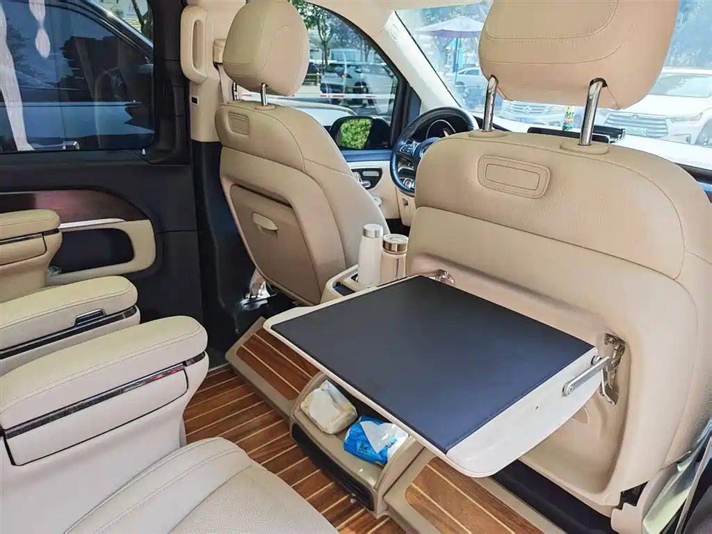Mercedes-Benz Mercedes-Benz V-Class 2021 V 260 Navigator Edition 2021 - thumbnail 5