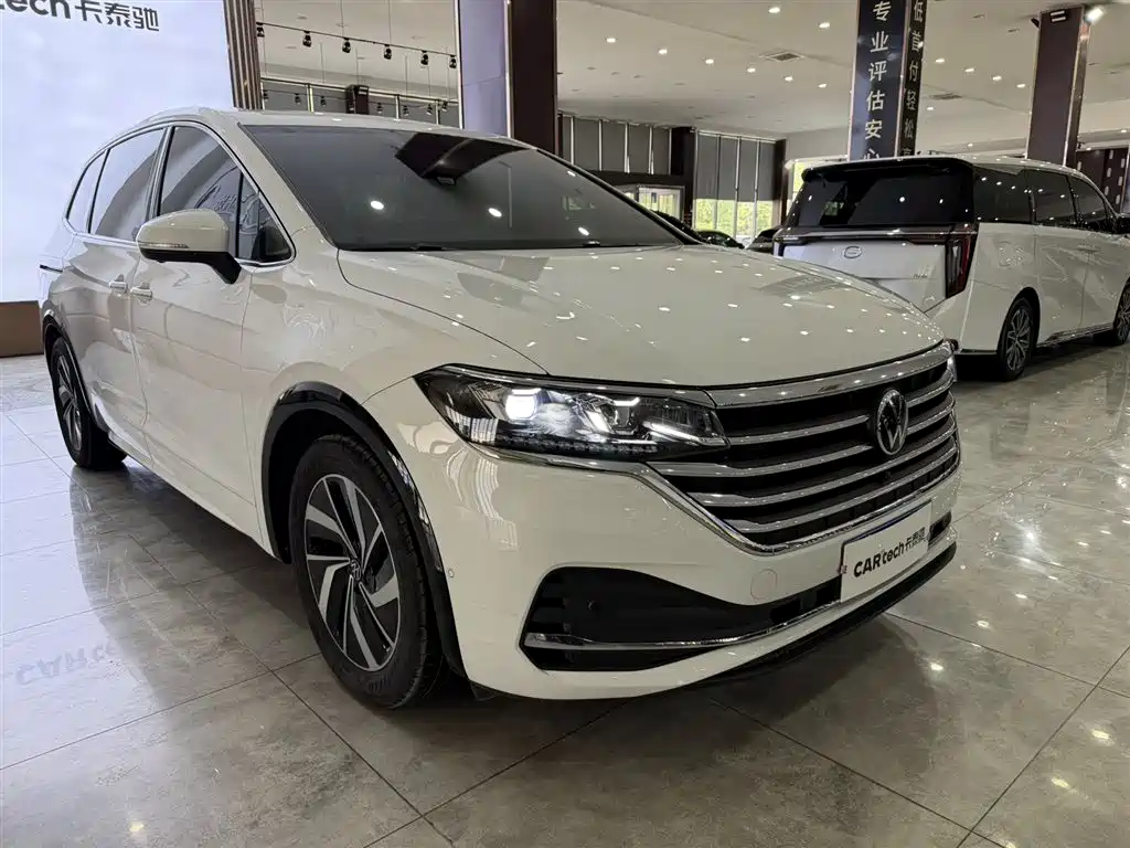 Volkswagen Viloran 2020 330TSI Luxury Edition 2022 - thumbnail 2