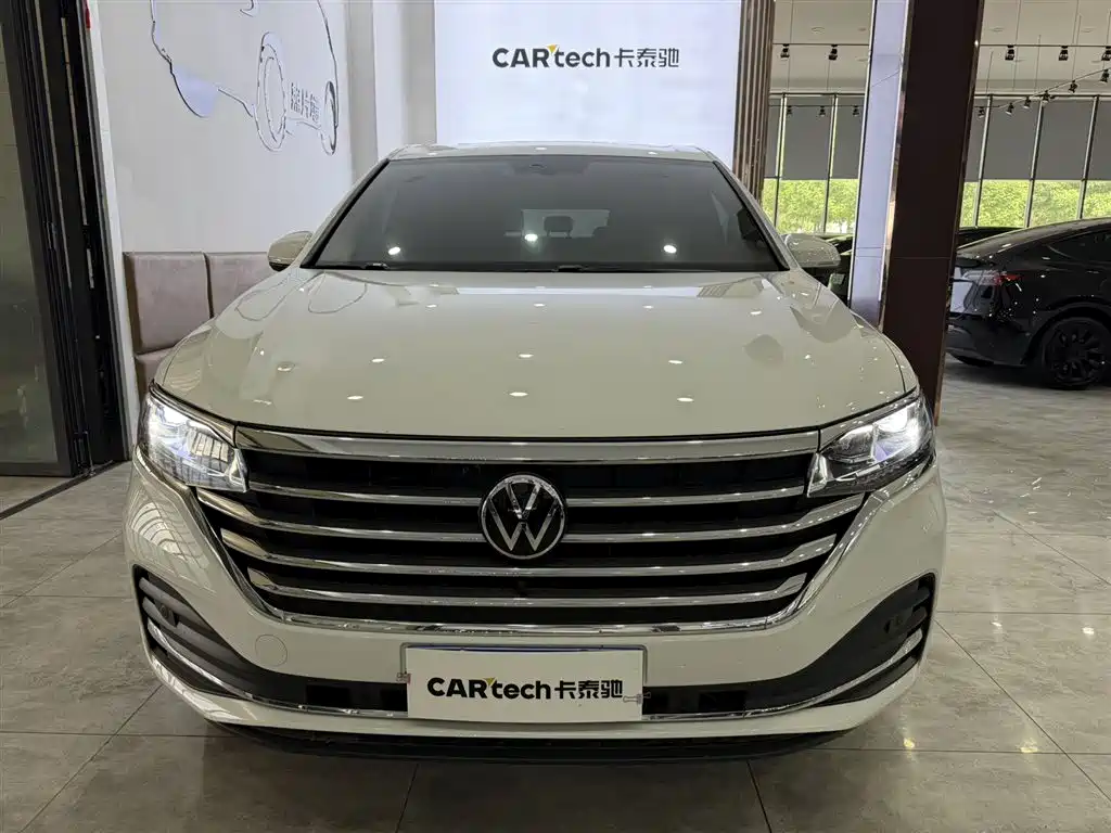 Volkswagen Viloran 2020 330TSI Luxury Edition 2022 - thumbnail 3