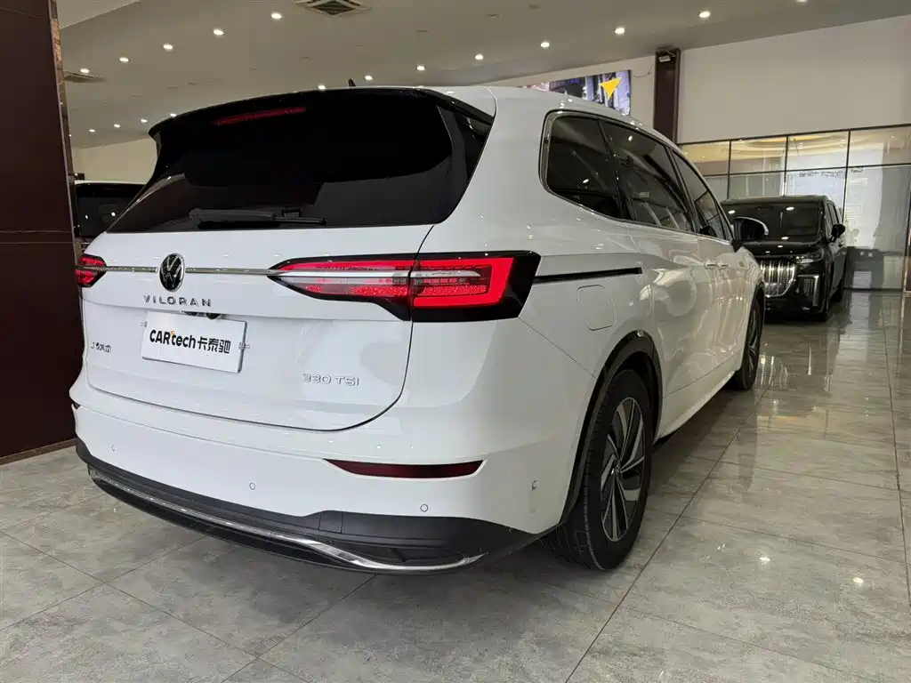 Volkswagen Viloran 2020 330TSI Luxury Edition 2022 - thumbnail 4